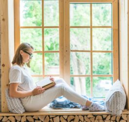 Okna drewniane na zamówienie a okna plastikowe – co wybrać?