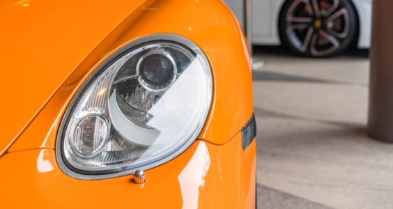 Jakie są przepisy dotyczące żarówek do jazdy dziennej w Polsce?