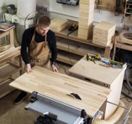 Stoliki kawowe drewniane do salonu – piękno i funkcjonalność w jednym rozwiązaniu